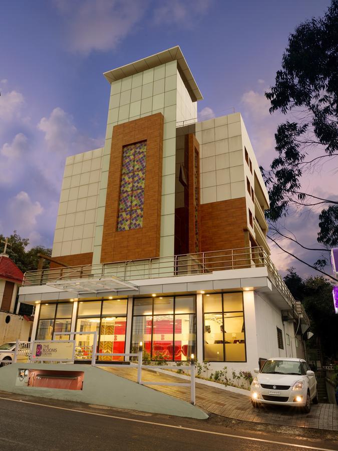 The Blooms Cochin Hotel Kochi Exterior photo