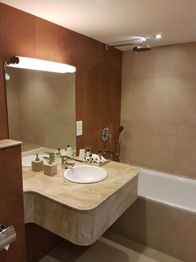 The Blooms Cochin Hotel Kochi Exterior photo